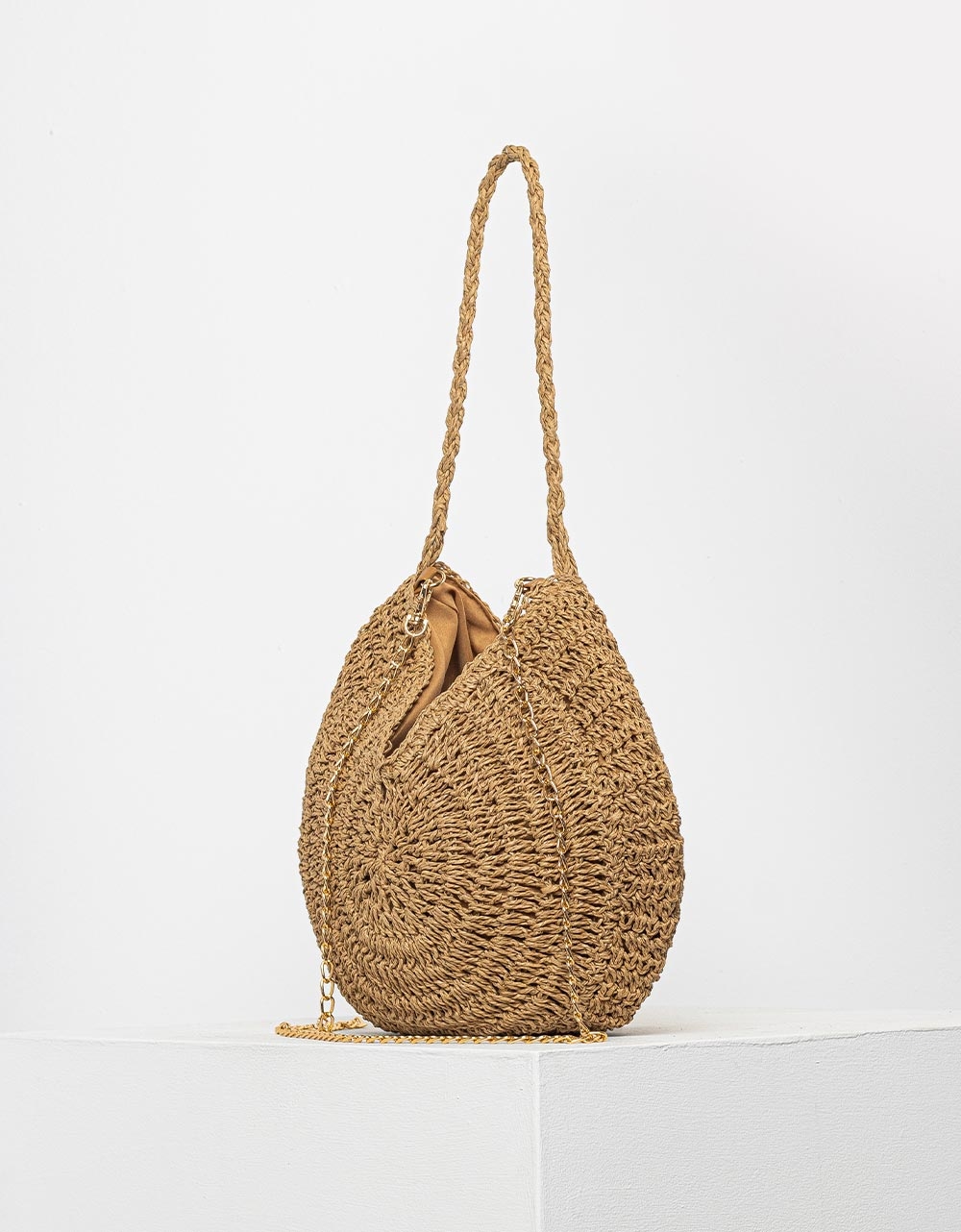 Εικόνα από Γυναικεία τσάντα ψάθινη σε στρογγυλό σχήμα Πούρο