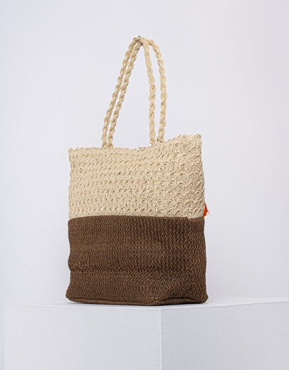 Εικόνα της Ψάθινη τσάντα χειρός με διχρωμία και διακοσμητικό φουντάκι Μπέζ/Κάφε