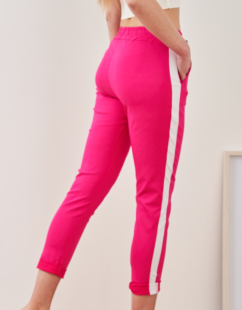 Εικόνα από Ελαστικό παντελόνι με λευκή ρίγα στο πλάι Ροζ