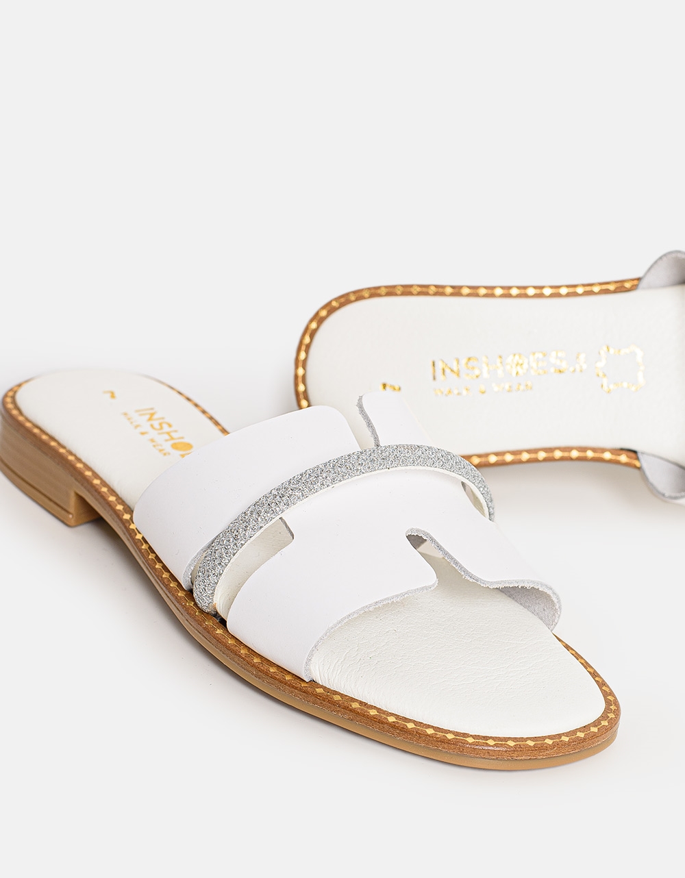 Εικόνα από Δερμάτινα σανδάλια Ελληνικής κατασκευής διακοσμημένα με strass Λευκό