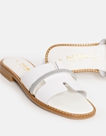 Εικόνα από Δερμάτινα σανδάλια Ελληνικής κατασκευής διακοσμημένα με strass Λευκό