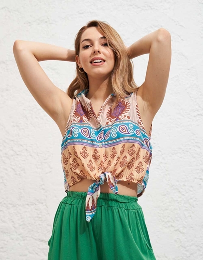 Εικόνα της Crop πουκάμισο με boho pattern Μπεζ