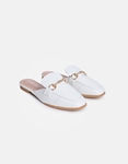 Εικόνα από Flat mules με κροκό μοτίβο και χρήση λεπτομέρεια με strass Λευκό