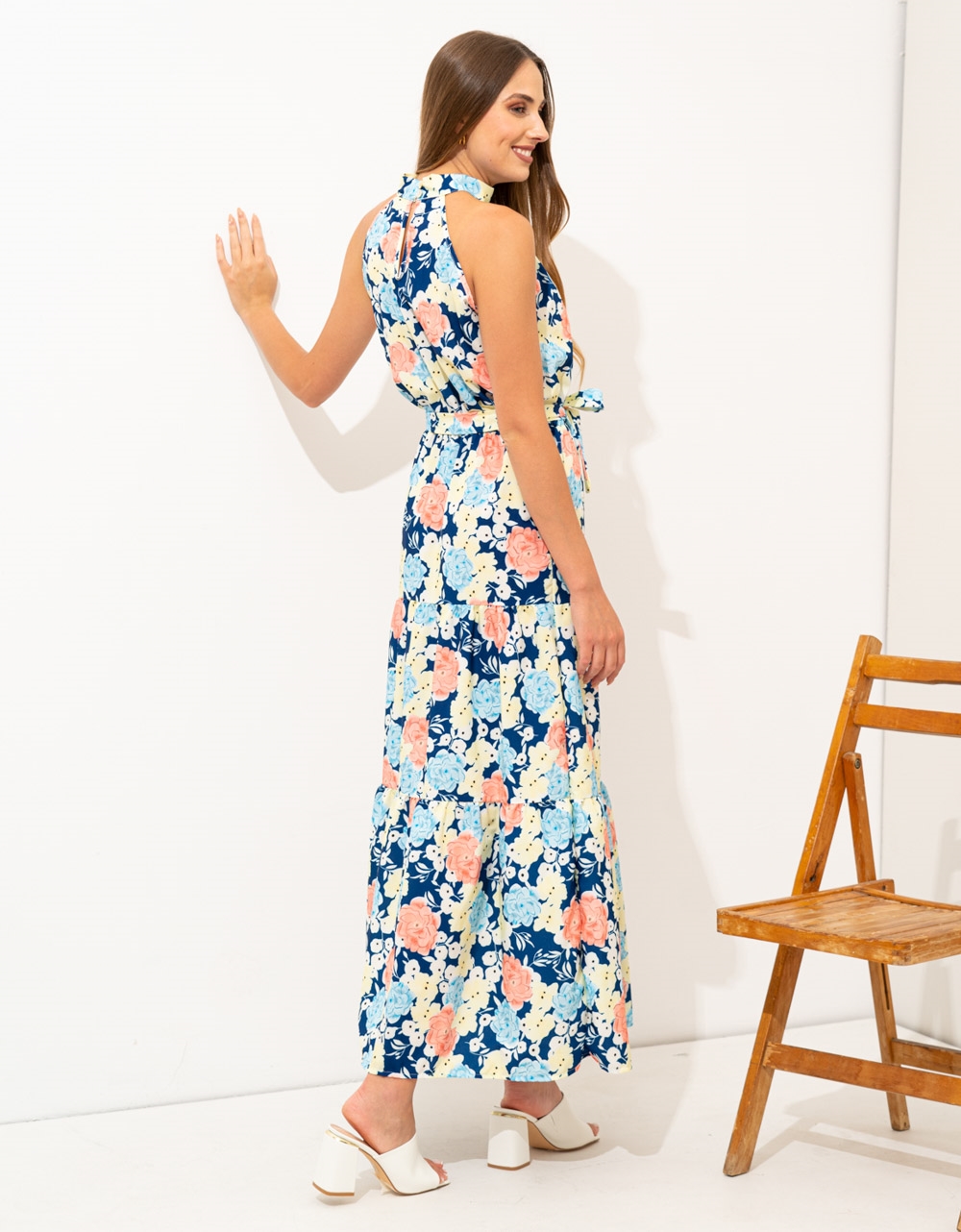 Εικόνα από Μάξι φόρεμα με παρτούς ώμους Μπλε