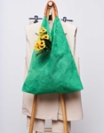 Εικόνα από Γυναικεία τσάντα ώμου από γνήσιο δέρμα με διχρωμία Χακί