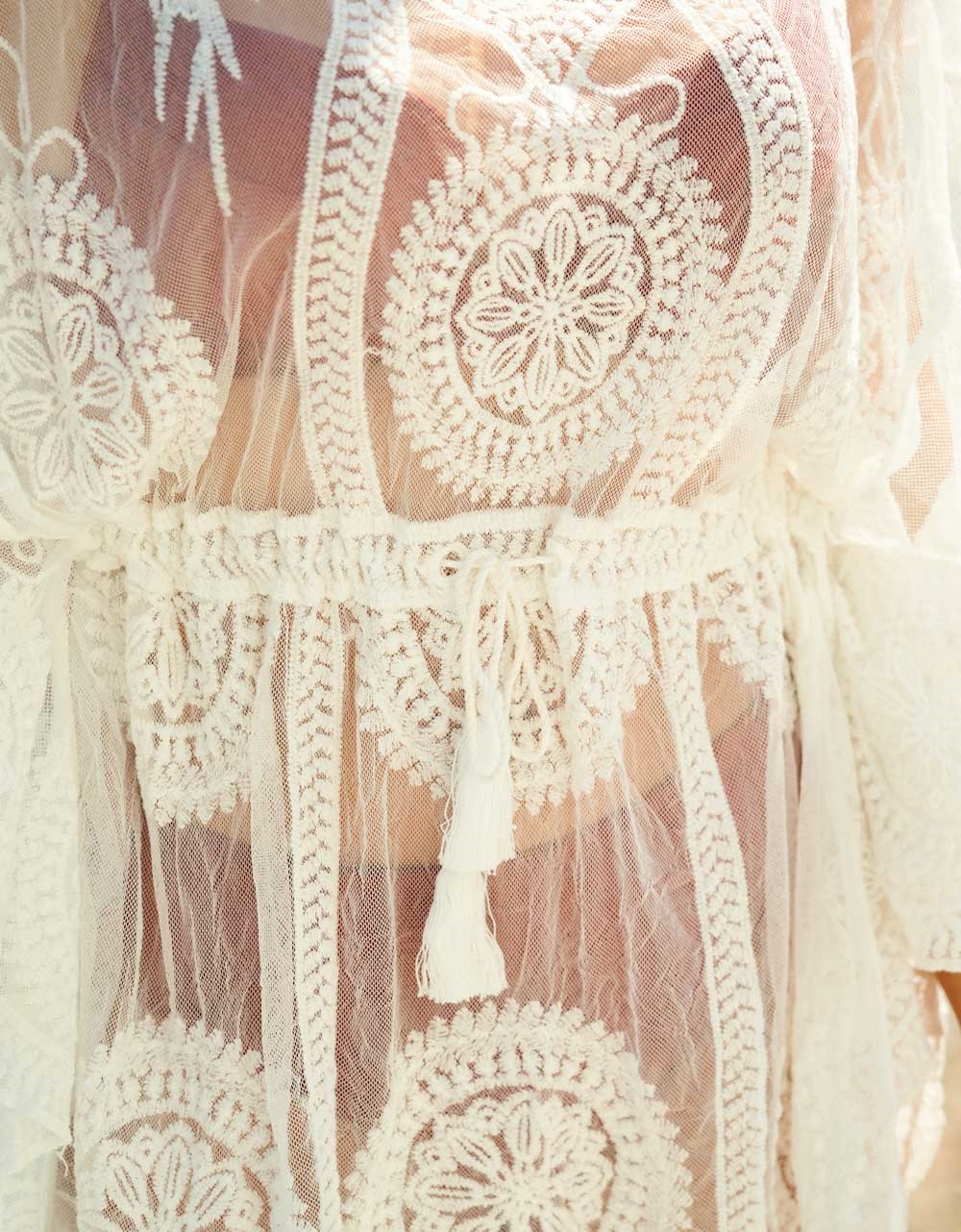Εικόνα από Μίνι φόρεμα καφτάνι  με σχέδια Λευκό