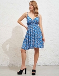 Εικόνα από Αμπίρ μίνι φόρεμα σε floral μοτίβο Μπλε