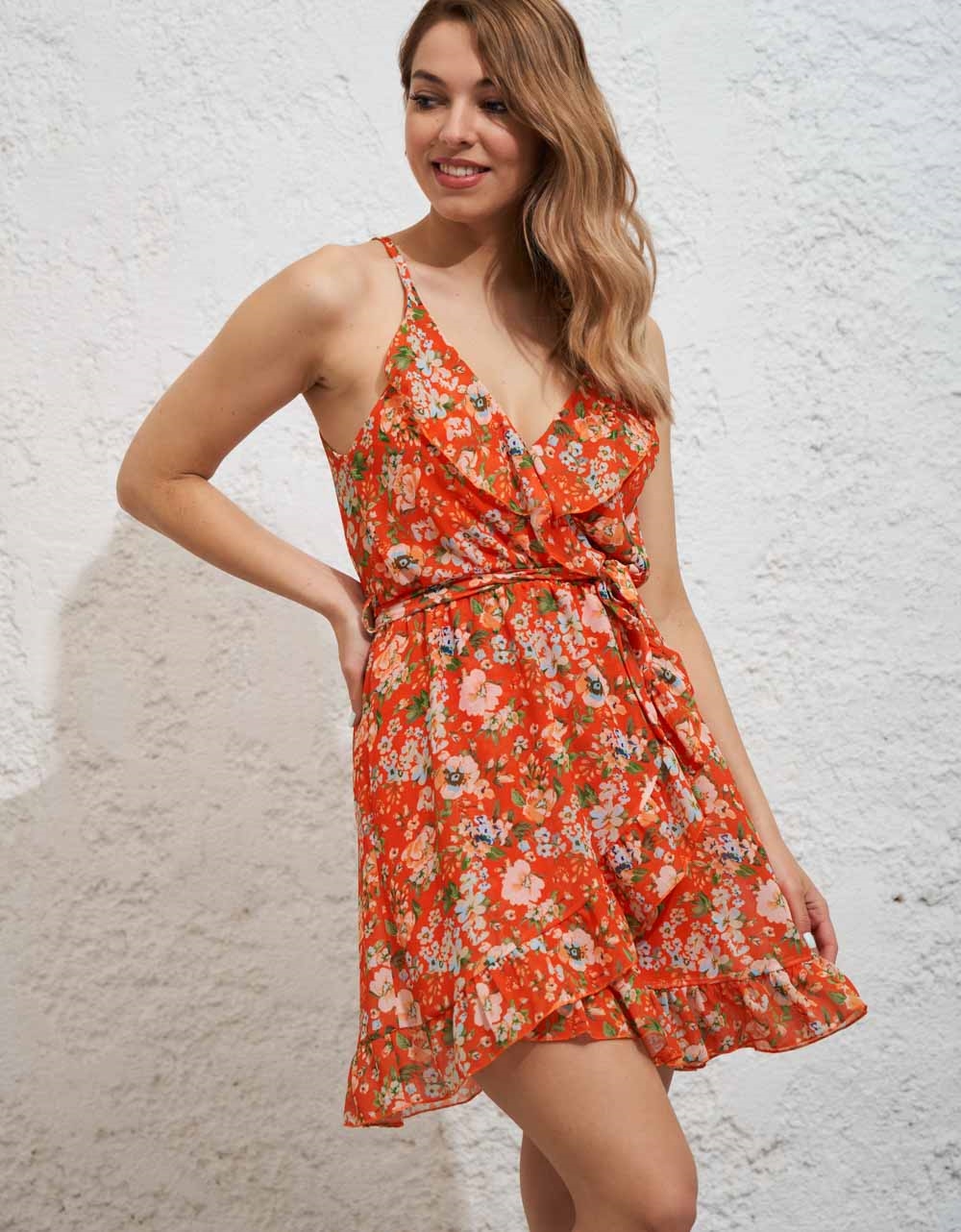 Εικόνα από Floral mini φόρεμα με λάστιχο στη μέση και βολάν Πορτοκαλί