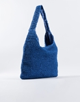 Εικόνα από Γυναικεία τσάντα ώμου ψάθινη μονόχρωμη Μπλε