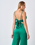 Εικόνα από Σατέν σετ crop top και ψηλόμεση παντελόνα με πιέτες Πράσινο