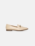 Εικόνα από Flat loafers με μεταλλικό διακοσμητικό Nude
