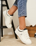 Εικόνα από Γυναικεία sneaker με διακοσμητικές τρύπες Λευκό