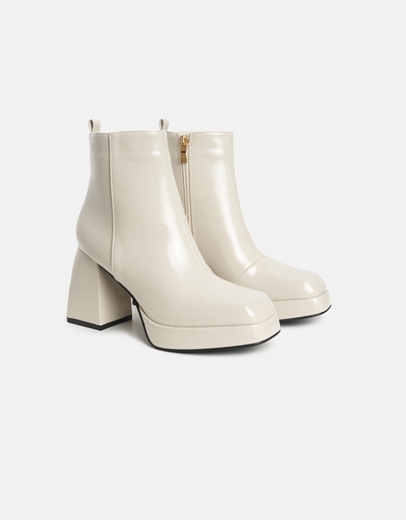 Εικόνα της Μποτάκια με τετράγωνο τακούνι και φιάπα Μπεζ