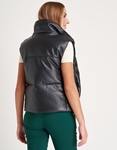 Εικόνα από Leather look αμάνικο μπουφάν Μαύρο