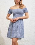 Εικόνα από Floral μίνι φόρεμα με σφηκοφωλιά Μπλε