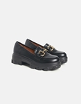 Εικόνα από Μονόχρωμα loafers με chunky σόλα και αγκράφα Μαύρο
