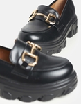 Εικόνα από Μονόχρωμα loafers με αγκράφα Μαύρο