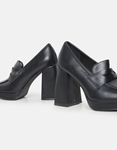 Εικόνα από Loafers μονόχρωμα με τετράγωνο τακούνι Μαύρο
