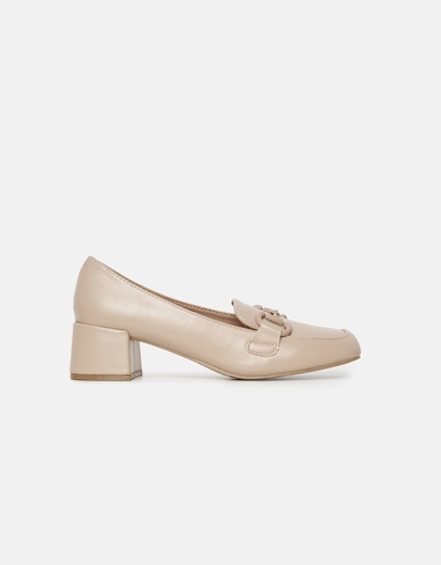 Εικόνα της Loafers μονόχρωμα σε καρέ γραμμή με αγκράφα Μπεζ