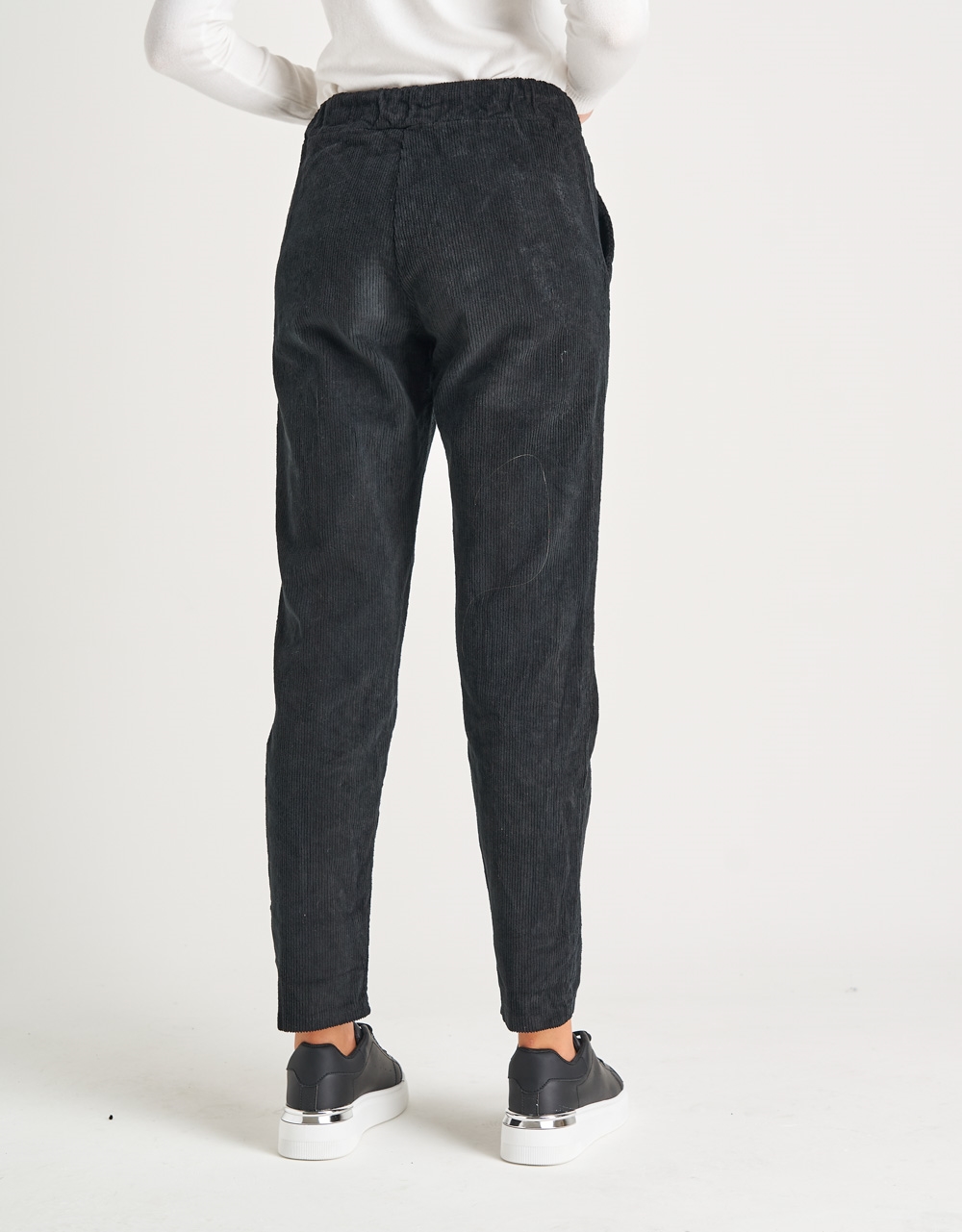 Εικόνα από Μονόχρωμο κοτλέ παντελόνι βαμβακερό Μαύρο