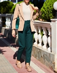 Εικόνα από Μονόχρωμα loafers με chunky σόλα και αγκράφα Nude
