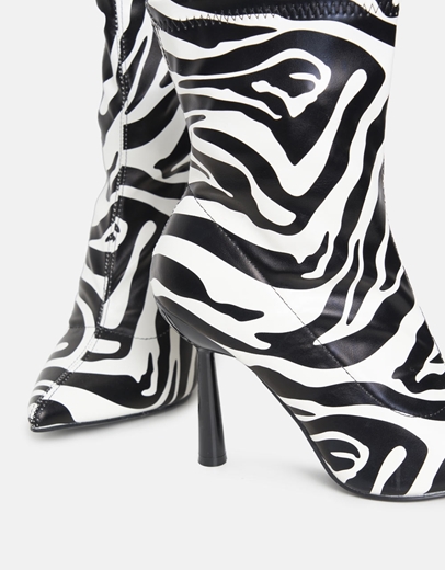 Εικόνα της Μποτάκια μυτερά με λεπτό τακούνι και φερμουάρ Ζέμπρα
