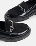 Εικόνα από Loafers μονόχρωμα με μεταλλική αγκράφα Μαύρο