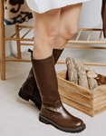 Εικόνα από Basic μονόχρωμες μπότες με τρακτερωτή σόλα Καφέ