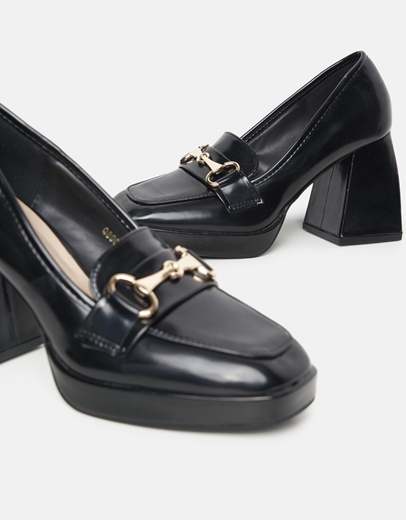 Εικόνα της Loafers με τακούνι και μεταλλική αγκράφα Μαύρο