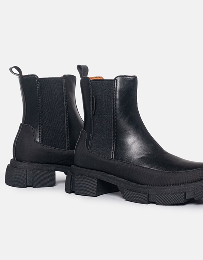 Εικόνα της Mποτάκια χαμηλά με λάστιχο και chunky σόλα Μαύρο