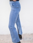 Εικόνα από Ελαστικό παντελόνι καμπάνα velvet Σιέλ