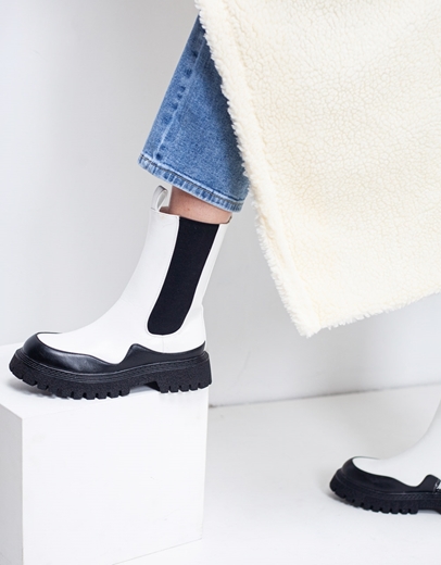 Εικόνα της Μποτάκια με λάστιχο στο πλάι και διχρωμία Λευκό