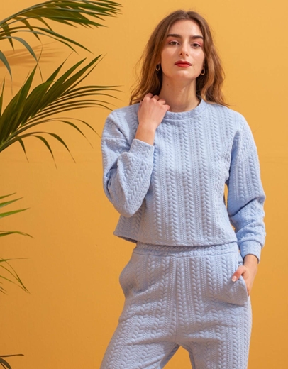 Εικόνα της Φούτερ με ανάγλυφα σχέδια Σιέλ