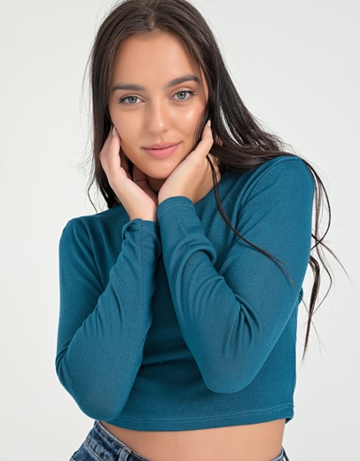 Εικόνα της Basic crop top με στρογγυλή λαιμόκοψη και μακριά μανίκια Βεραμάν