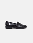 Εικόνα από Loafers μονόχρωμα με λεπτομέρεια στη φάσα Μαύρο