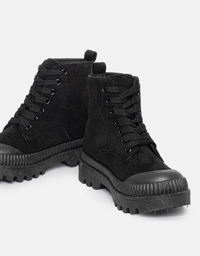 Εικόνα της Casual μποτάκια με τρακτερωτή σόλα Μαύρο