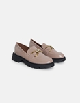 Εικόνα από Loafers με διακοσμητική αγκράφα και πετράδι Nude