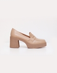 Εικόνα από Μονόχρωμα loafers με τετράγωνο τακούνι Nude