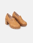 Εικόνα από Loafers μονόχρωμα με τακούνι και ελαστική σόλα Ταμπά
