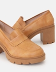 Εικόνα από Loafers μονόχρωμα με τακούνι και ελαστική σόλα Ταμπά