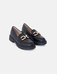 Εικόνα από Μονόχρωμα loafers με χρυσή διακοσμητική αγκράφα Μαύρο