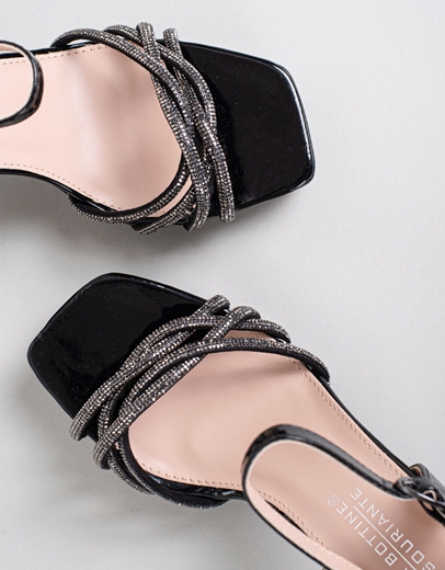 Εικόνα της Πέδιλα με μπαρέτα και λουράκια με strass Μαύρο/Ασημί