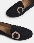 Εικόνα από Suede flat loafers με διακοσμητική αγκράφα Μαύρο