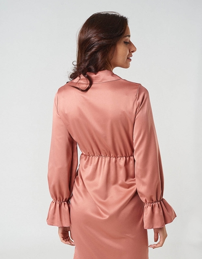 Εικόνα της Σατέν midi φόρεμα με ιδιαίτερο δέσιμο Ροζ