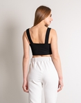 Εικόνα από Μονόχρωμο crop top με ραντάκι και V cut Μαύρο