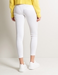 Εικόνα από Μονόχρωμο ελαστικό παντελόνι με τσέπες και ζώνη Λευκό