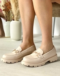 Εικόνα από Loafers με τρακτερωτή σόλα και χρυσή αγκράφα Μπεζ