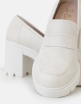 Εικόνα από Loafers μονόχρωμα με τακούνι και ελαστική σόλα Πάγου