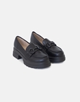 Εικόνα από Loafers μονόχρωμα με διακοσμητική αγκράφα Μαύρο