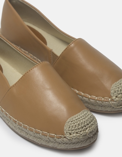 Εικόνα της Flat μονόχρωμες εσπαντρίγιες σε απλή γραμμή Κάμελ